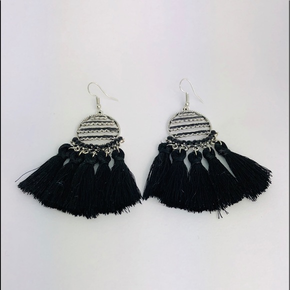 New! Vintage Tassels Dreamcatcher Earrings Black - Picture 2 of 3